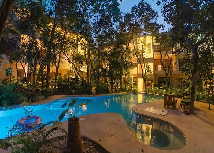 Private 6br Jungle Compound With Rooftop Pool