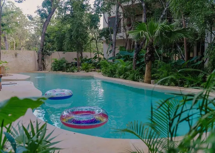 Private 6br Jungle Compound With Rooftop Pool Holiday home *