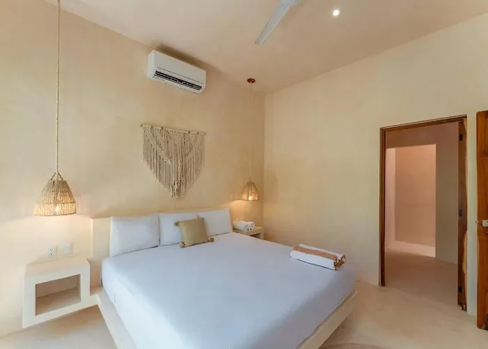 Private 6br Jungle Compound With Rooftop Pool Holiday home *