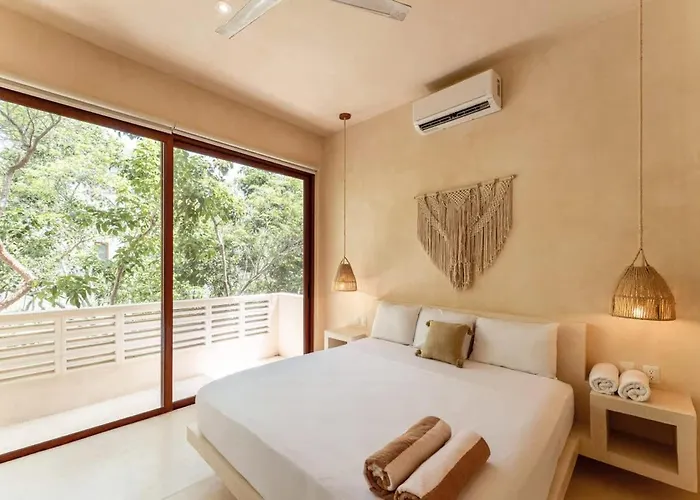 Private 6br Jungle Compound With Rooftop Pool