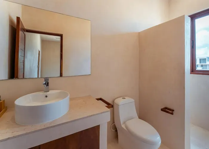 Holiday home Private 6br Jungle Compound With Rooftop Pool